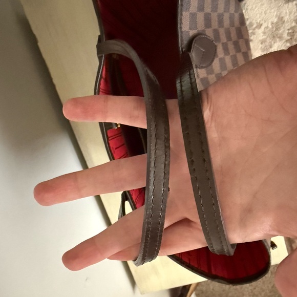 Louis Vuitton Brown Checkered Tote with Red Interior - Picture 5 of 8